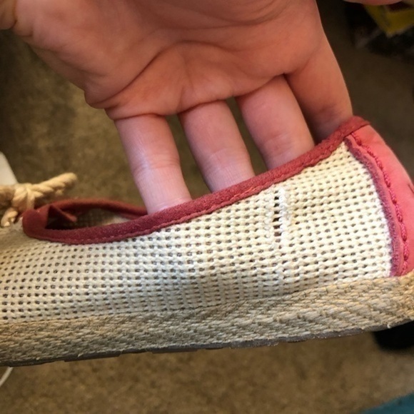 UGG Catrin Crochet Slip Ons Coral Red Pink Beige Espadrille LEATHER Flats US 8 - Picture 13 of 13